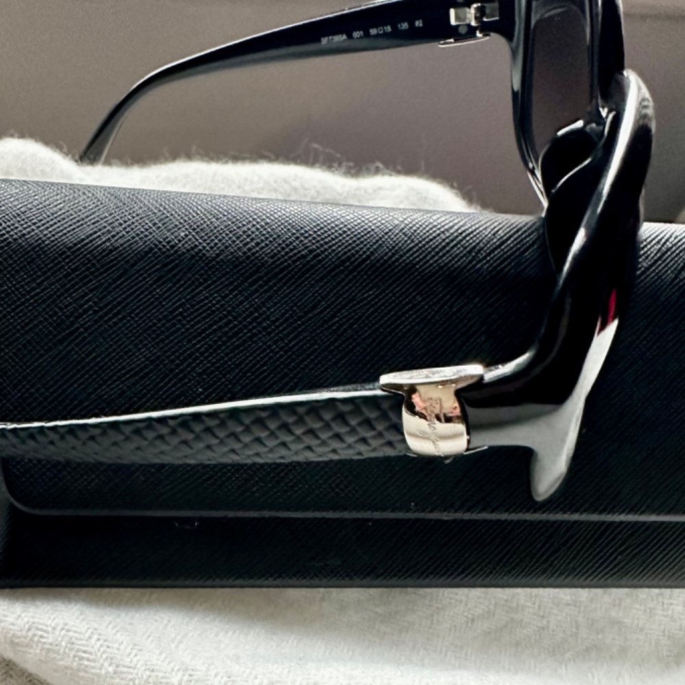 Salvatore Ferragamo Designer Sunglasses - Picture 5 of 6